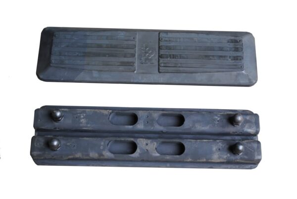 Hitachi ZX18-3 Bolt on Rubber Pads