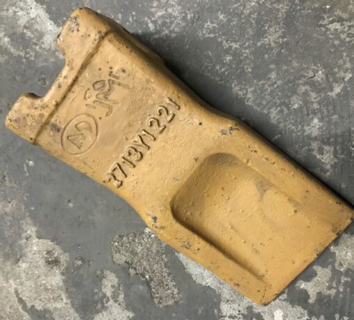Daewoo DH130 Bucket Tooth 2713-1221 / 2713Y-1221