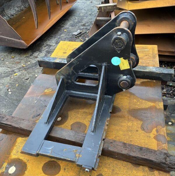 ITA Pallet Fork Carriage - To suit 4 - 6 Ton Excavator (45mm Pin) Takeuchi / Case / Kobelco - Image 4